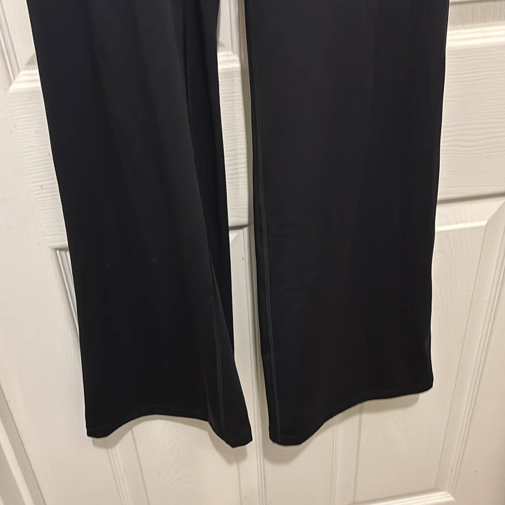 Gymshark Women's flared pants - Picture 3 of 5